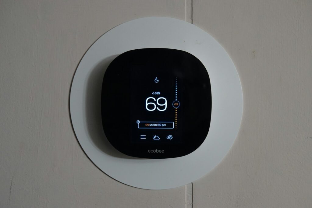 Embrace Energy Savings: Why Upgrading to a Smart Thermostat Is Worth the Investment 2 smart thermostat